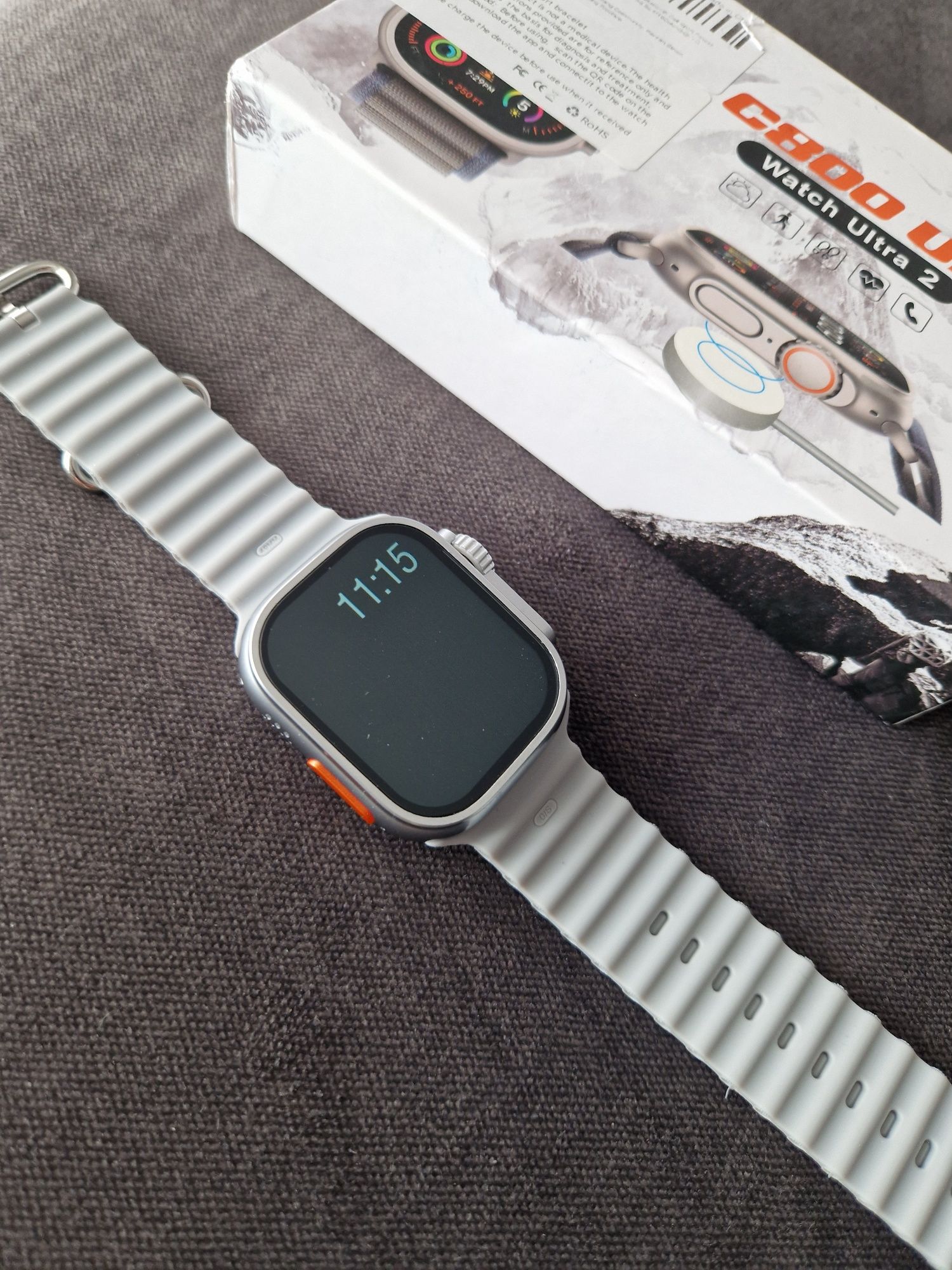 Szary smartwatch komplet