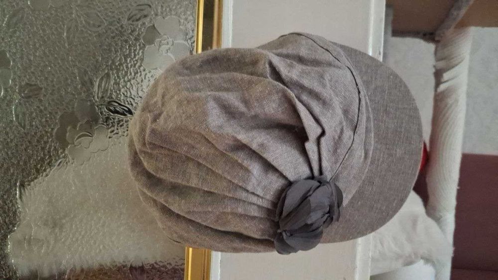 czapka h&m kwiatem zdobiona vintage z daszkiem beret beretka len ramia