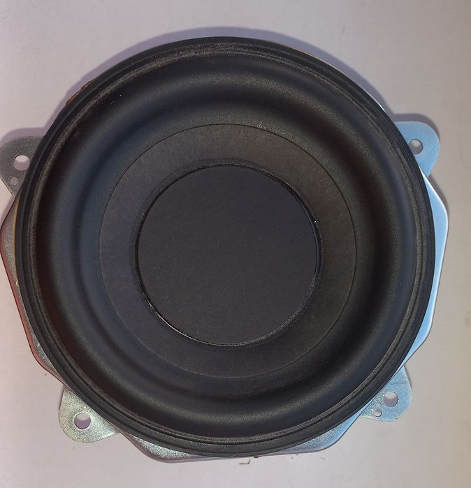 Низкочастотный динамик