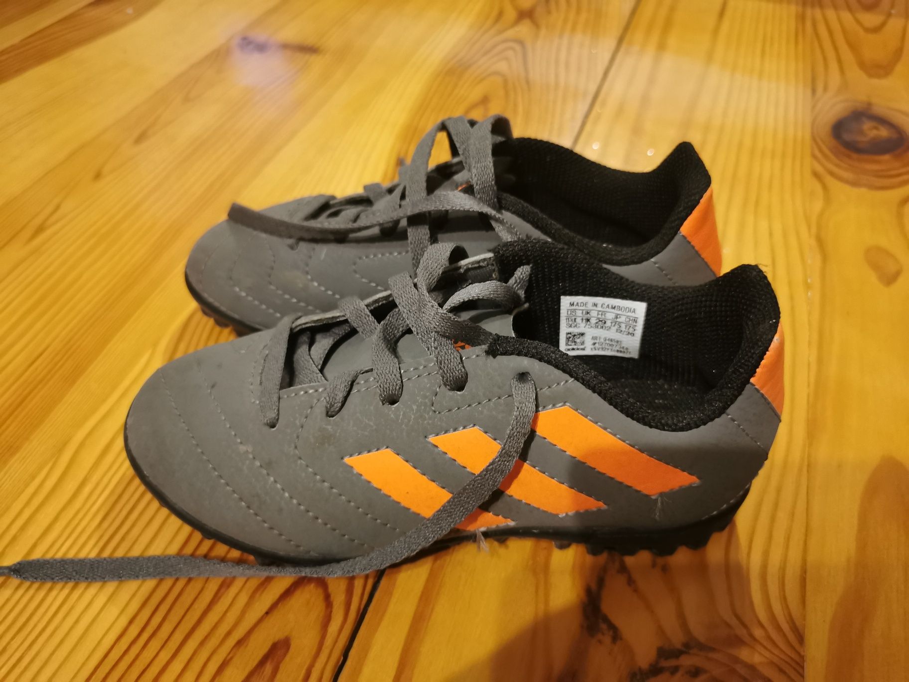 Buty piłkarskie, korki adidas dla chłopca rozmiar 29