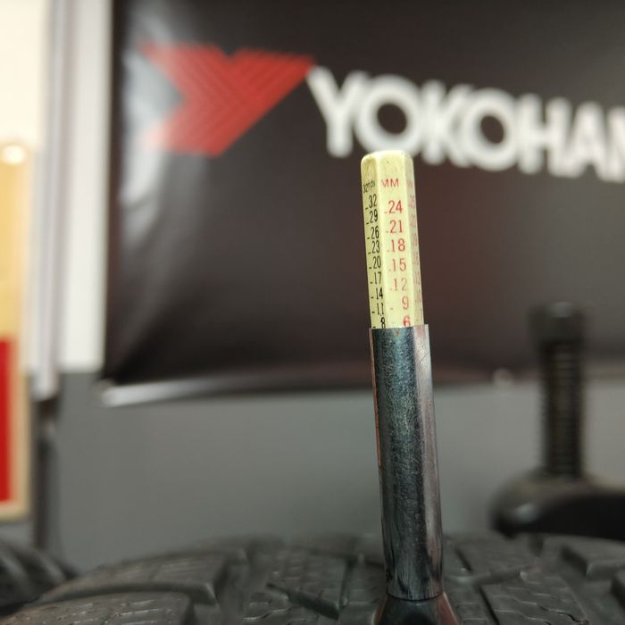 225/45/19 XL Sprzedam komplet opon zimowych Pirelli