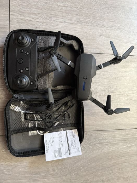 Продам квадрокоптер E88 PRO з HD камерою