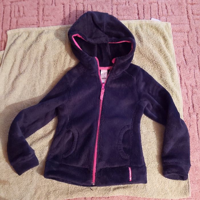 Granatowa ciepła bluza dziewczęca Decathlon Quechua rozmiar 130
