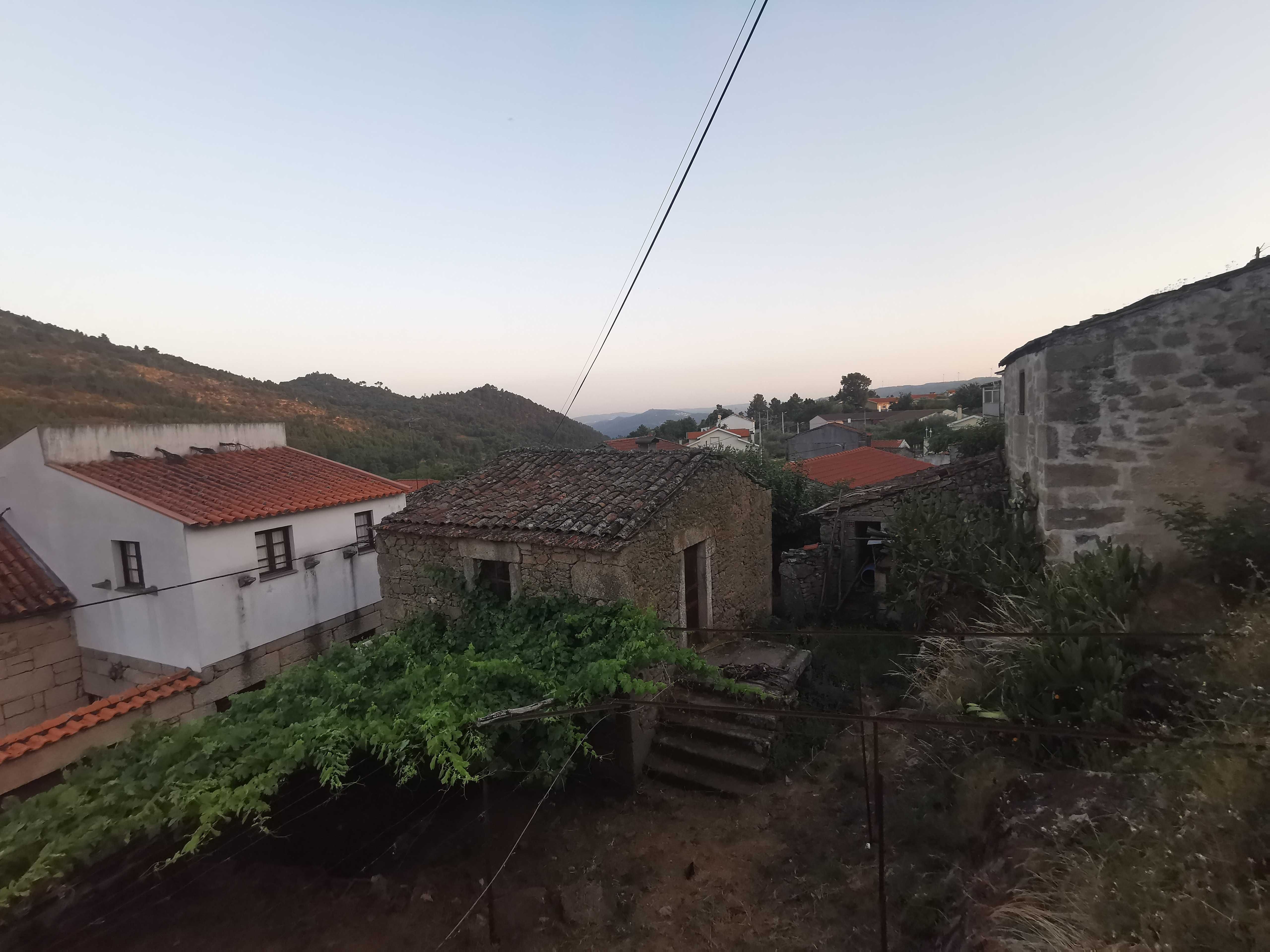 Vende-se Conjunto de moradias com terreno – Reconstrução no Douro