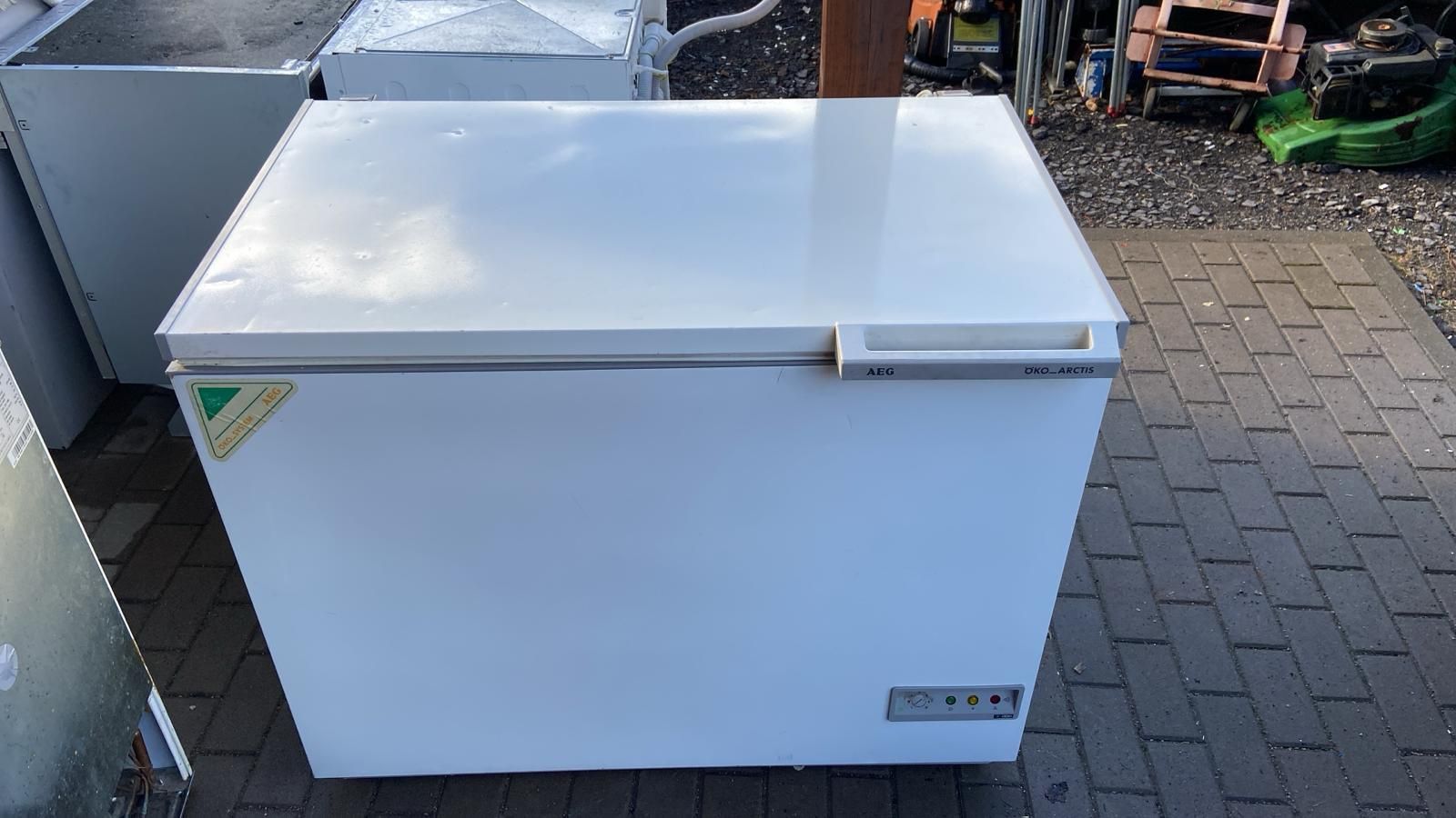 Zamrażarki szufladowe i skrzyniowe  Bosch 170 cm. Liebbher 150 cm.