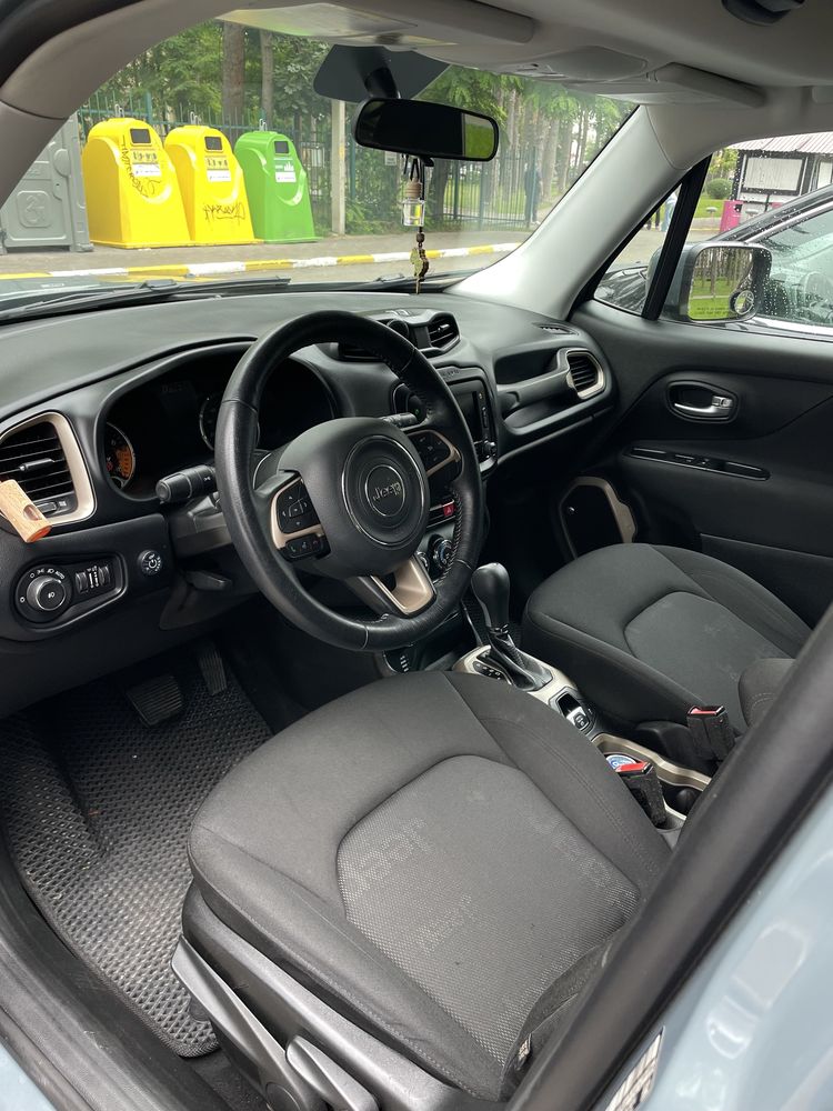 Jeep Renegade 2017 (торг)