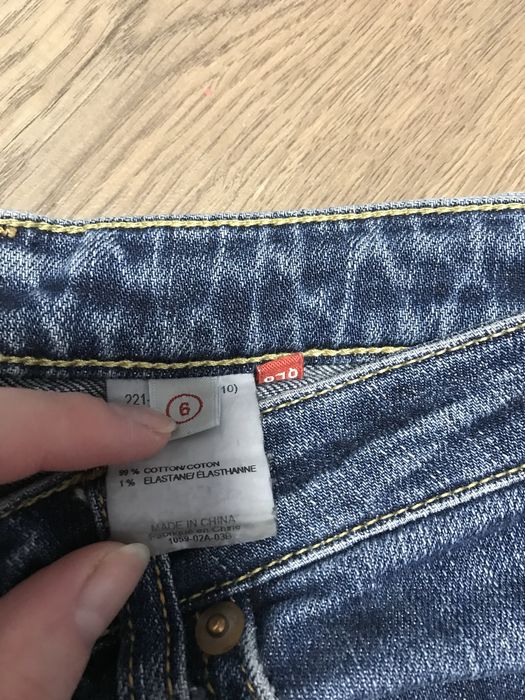 Джинси жіночі котонові у відмінному стані