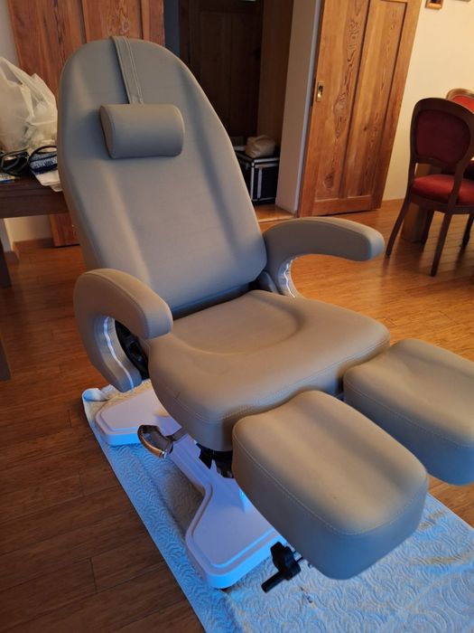 Fotel podologiczny pneumatyczny