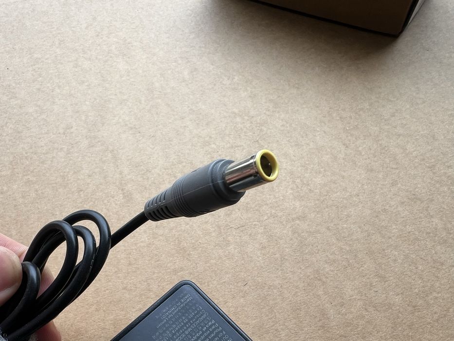 Зарядне зарядка LENOVO 20V 4.5 A 90w 7.9x5.5 8.0 Блок живлення леново