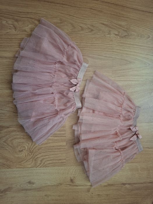 Spódniczki dla bliźniaczek 98/104