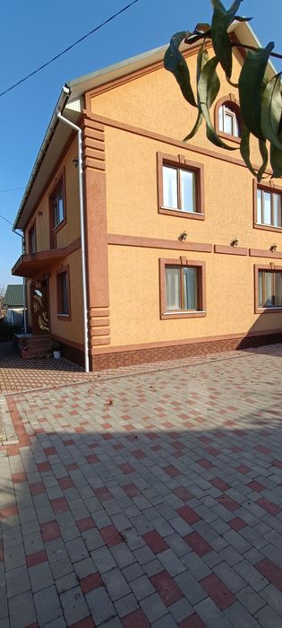 Оренда затишного доглянутого будинку у Садгорі
