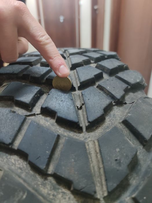 Pneus 4X4 215/75 R15 FEDIMA c/ jante montada