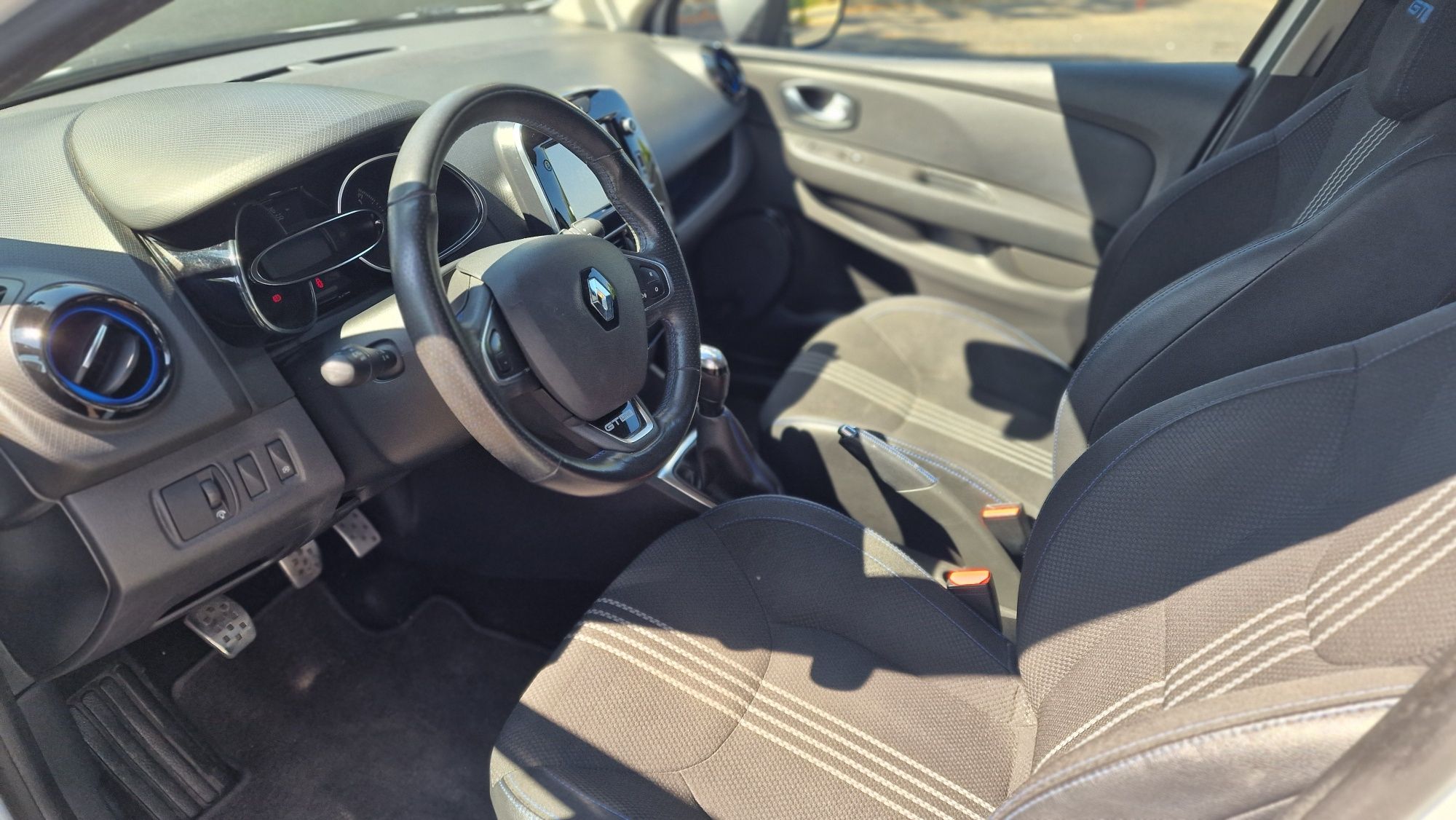 Renault Clio Sport Tourer GT Line 0.9