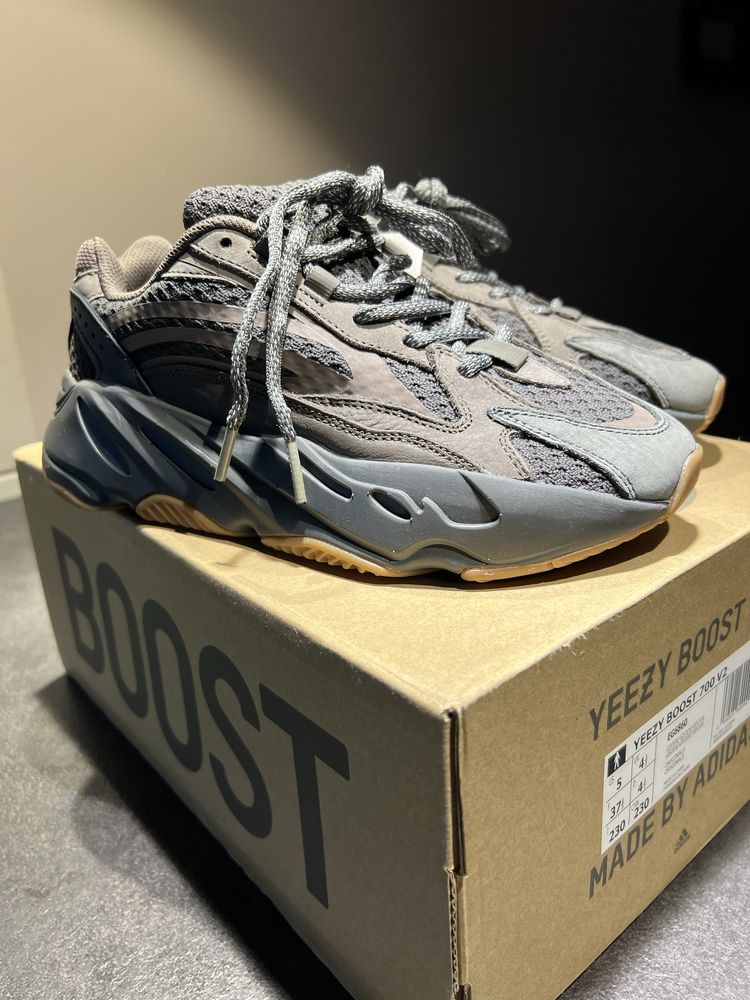 кроссовки adidas yeezy 700 v2 geode