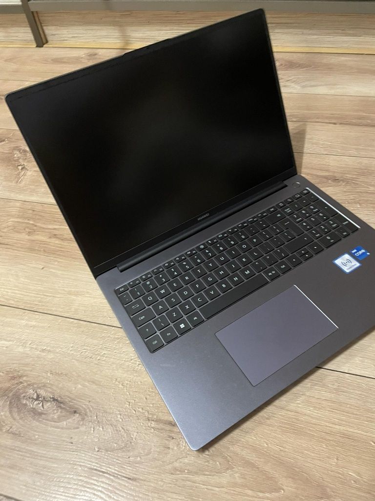 Laptop Huawei matebook D16 2022 na gwarancji