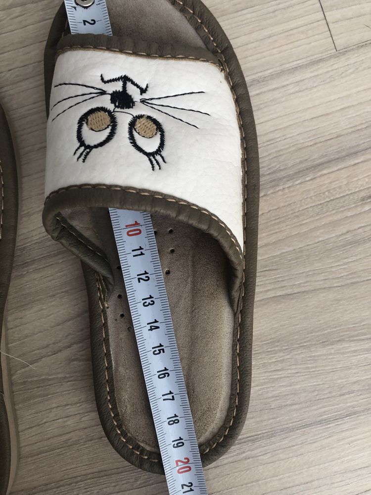 Kapcie,klapki r.30