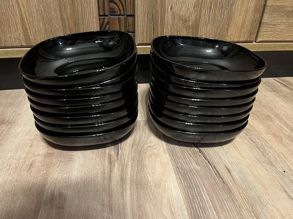 Głębikie talerze IKEA Backig 20×20 cm