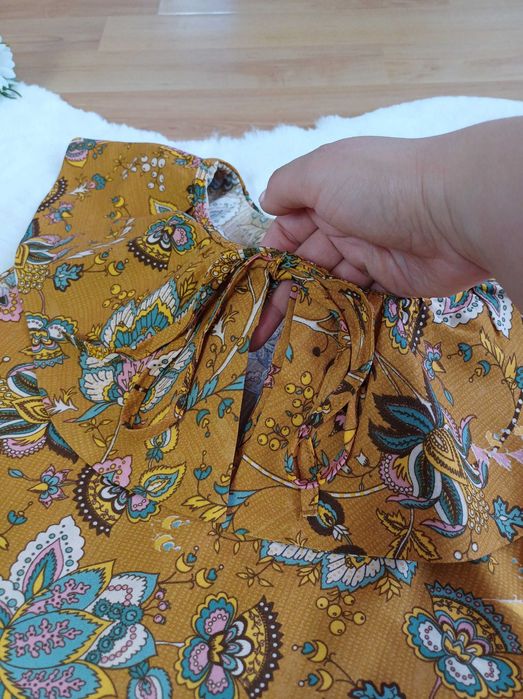 Brązowa bluzka damska Tu rozmiar XXL na ramiączkach ze wzorem na lato