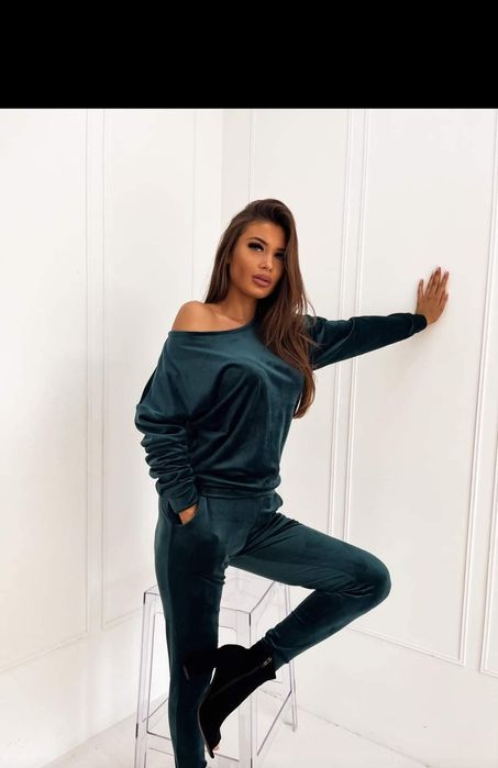 Dres welurowy polskiego producenta "La Perla"  rozm:36 ,S,M