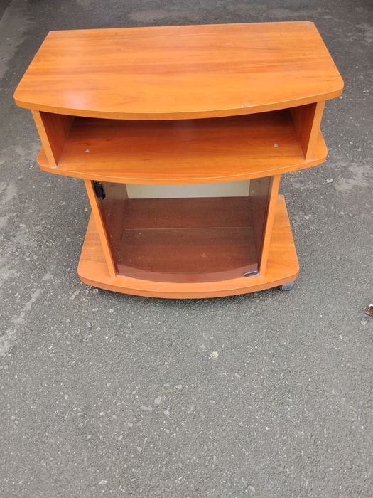 Продам мебель столы