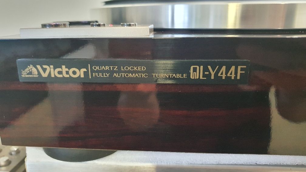 Piękny gramofon VICTOR/JVC QL-Y44F