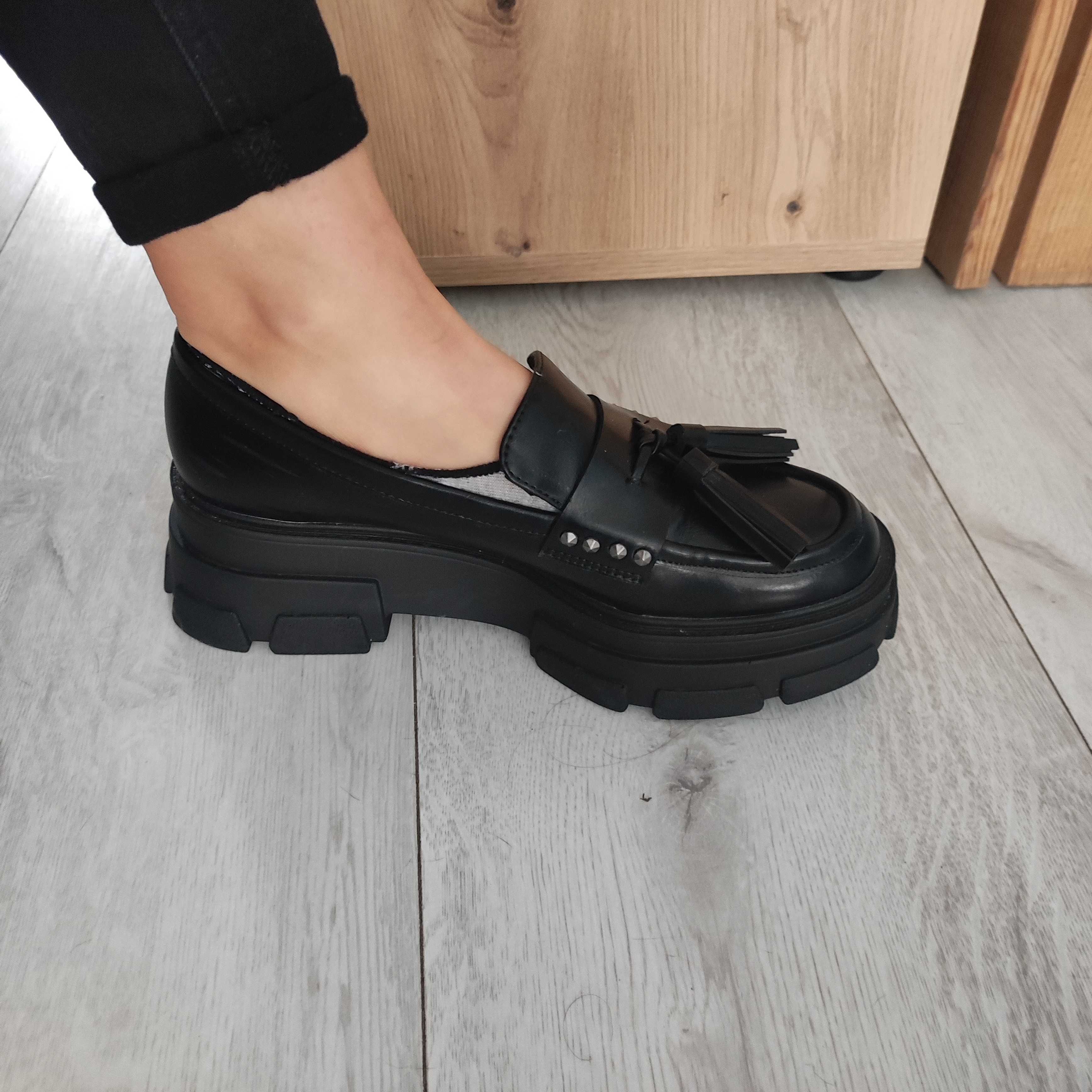 Stradivarius r 39 buty lordsy mokasyny na grubej podeszwie