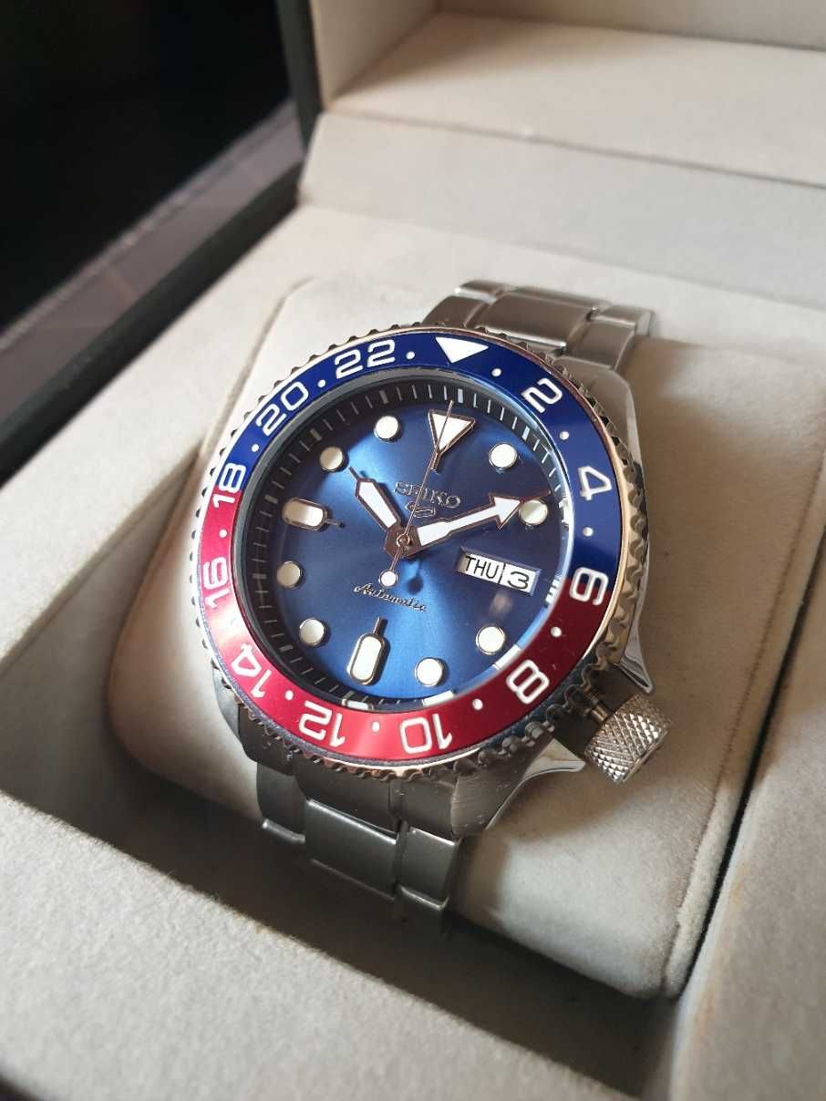 Seiko SKX Pepsi Mod Automatic - zegarek automatyczny na bransolecie