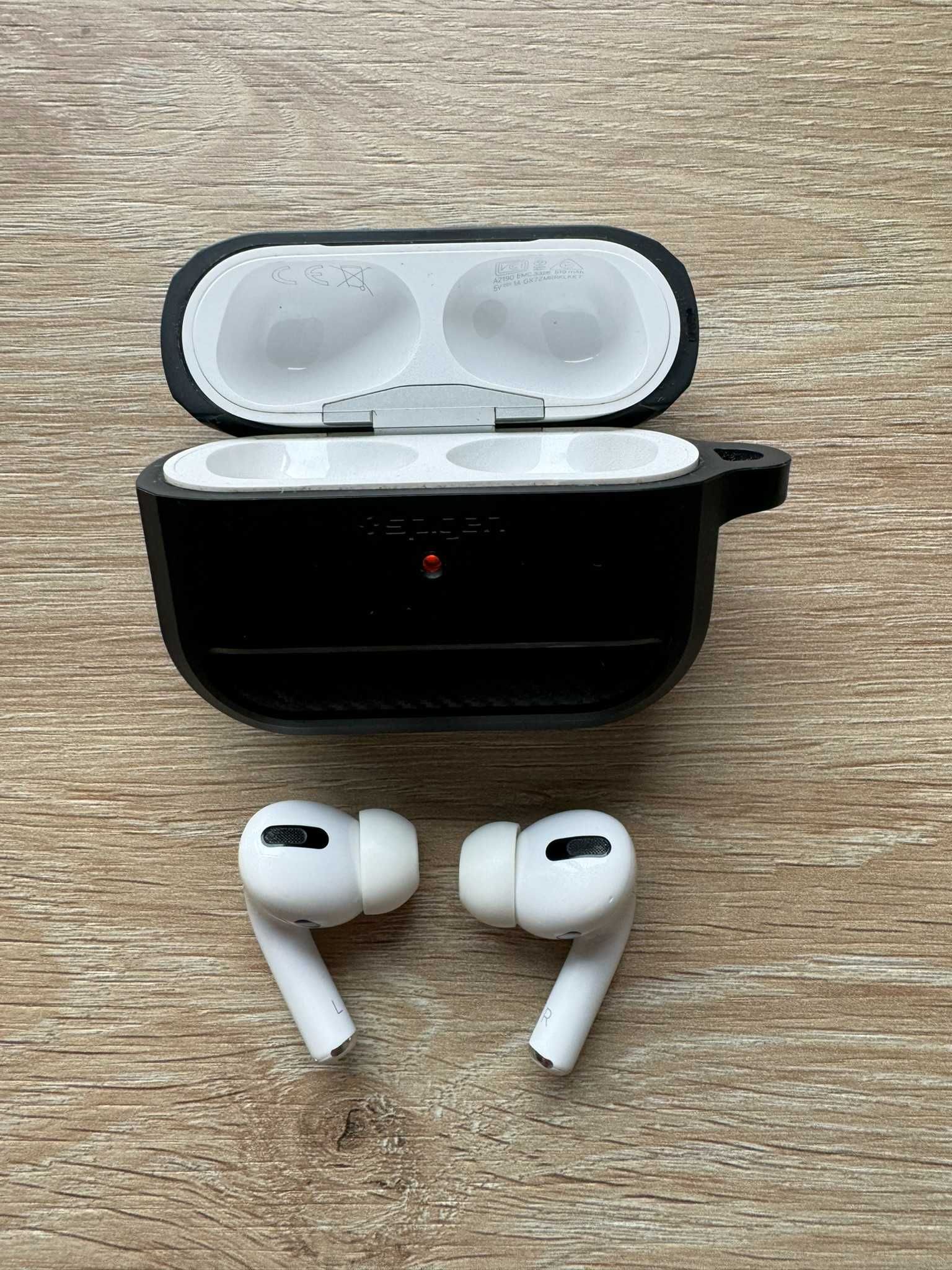 Apple Airpods Pro gen 1 + Spiegen case