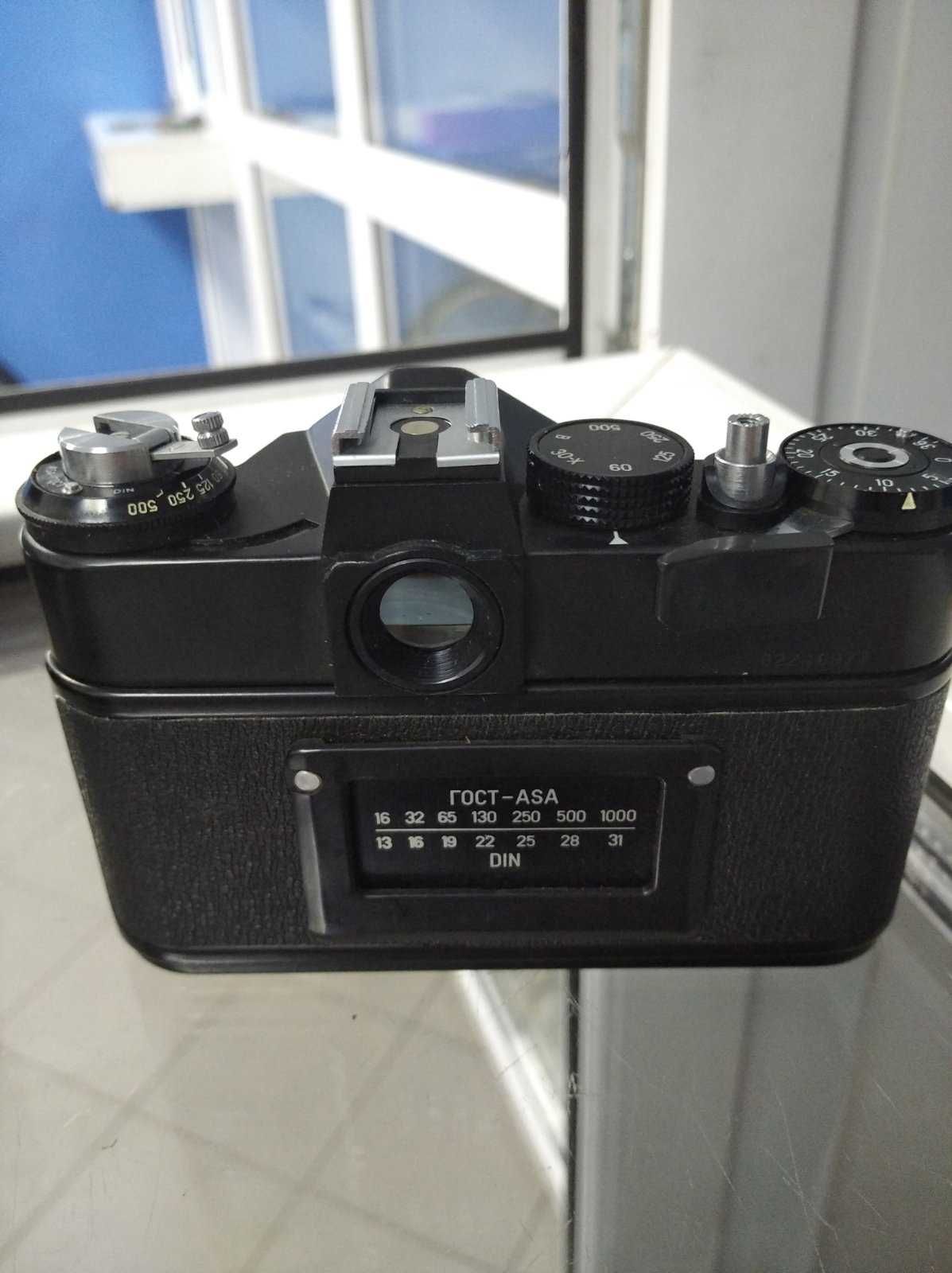 Фотоапарат  ЗЕНИТ 11 С з двома обєктивами.