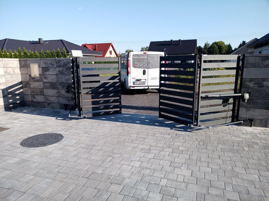 Brama harmonijkowa łamana składana z automatyką i montażem