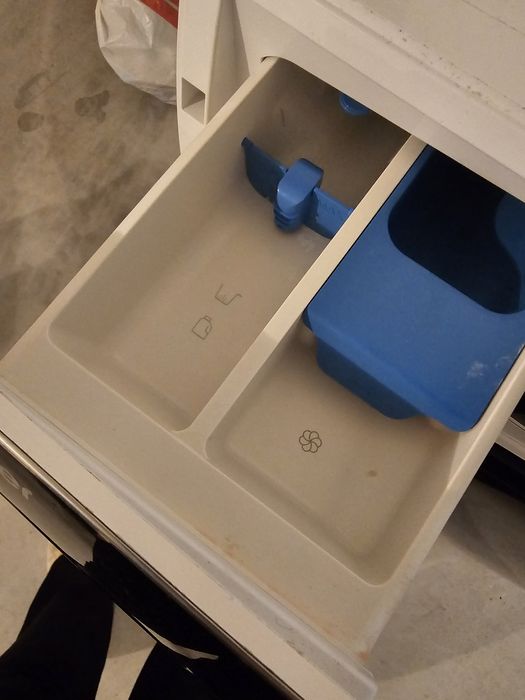 Máquina lavar e seca - pouco uso