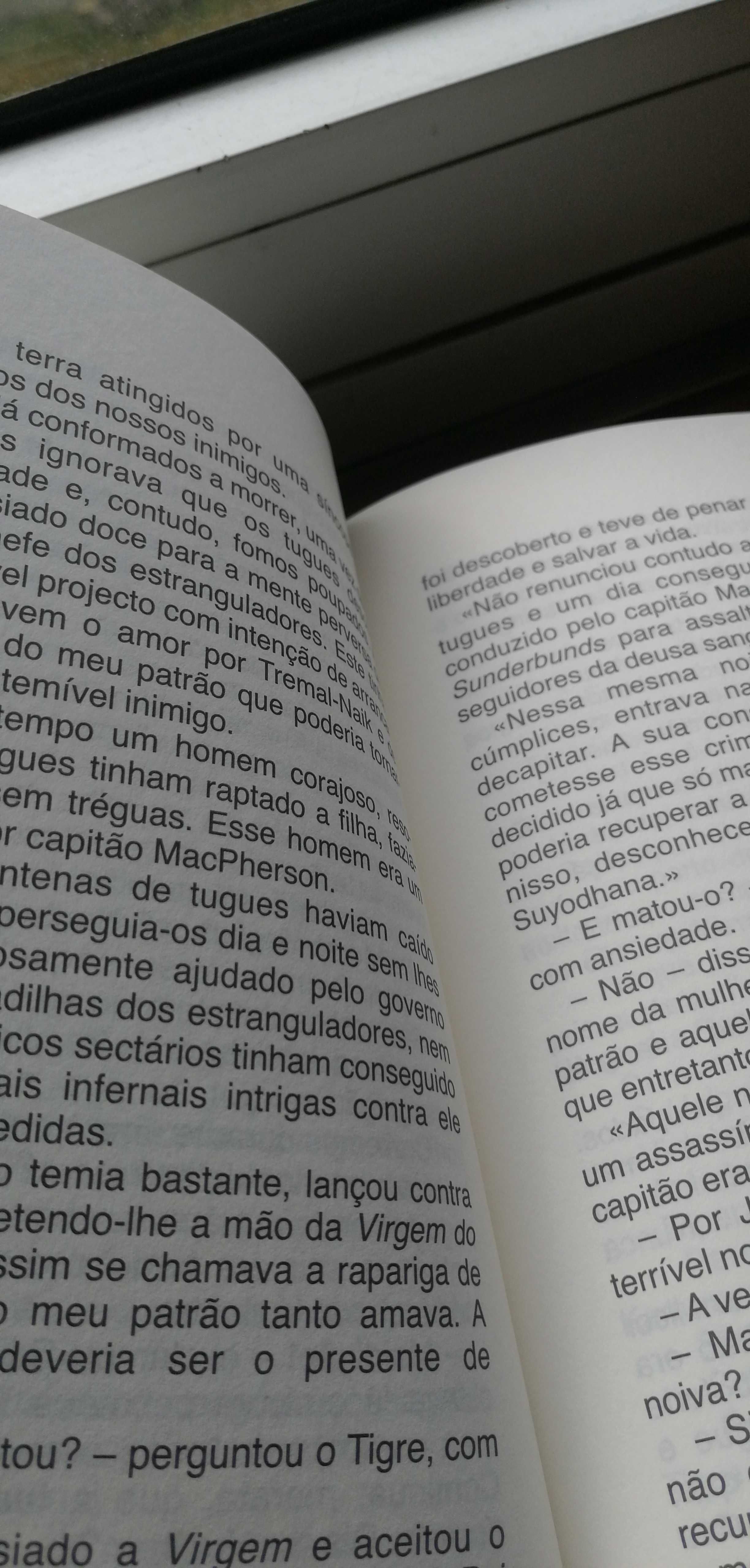 livros  "Grandes Clássicos"/ Sandokan / Os Cinco na torre do farol