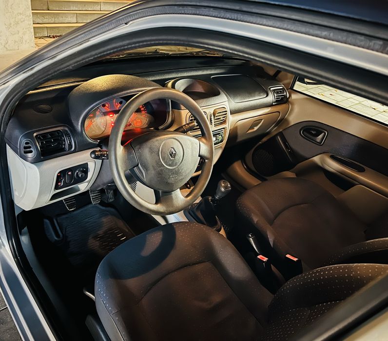 Renault Clio Sedan Krajowy Bezwypadkowy