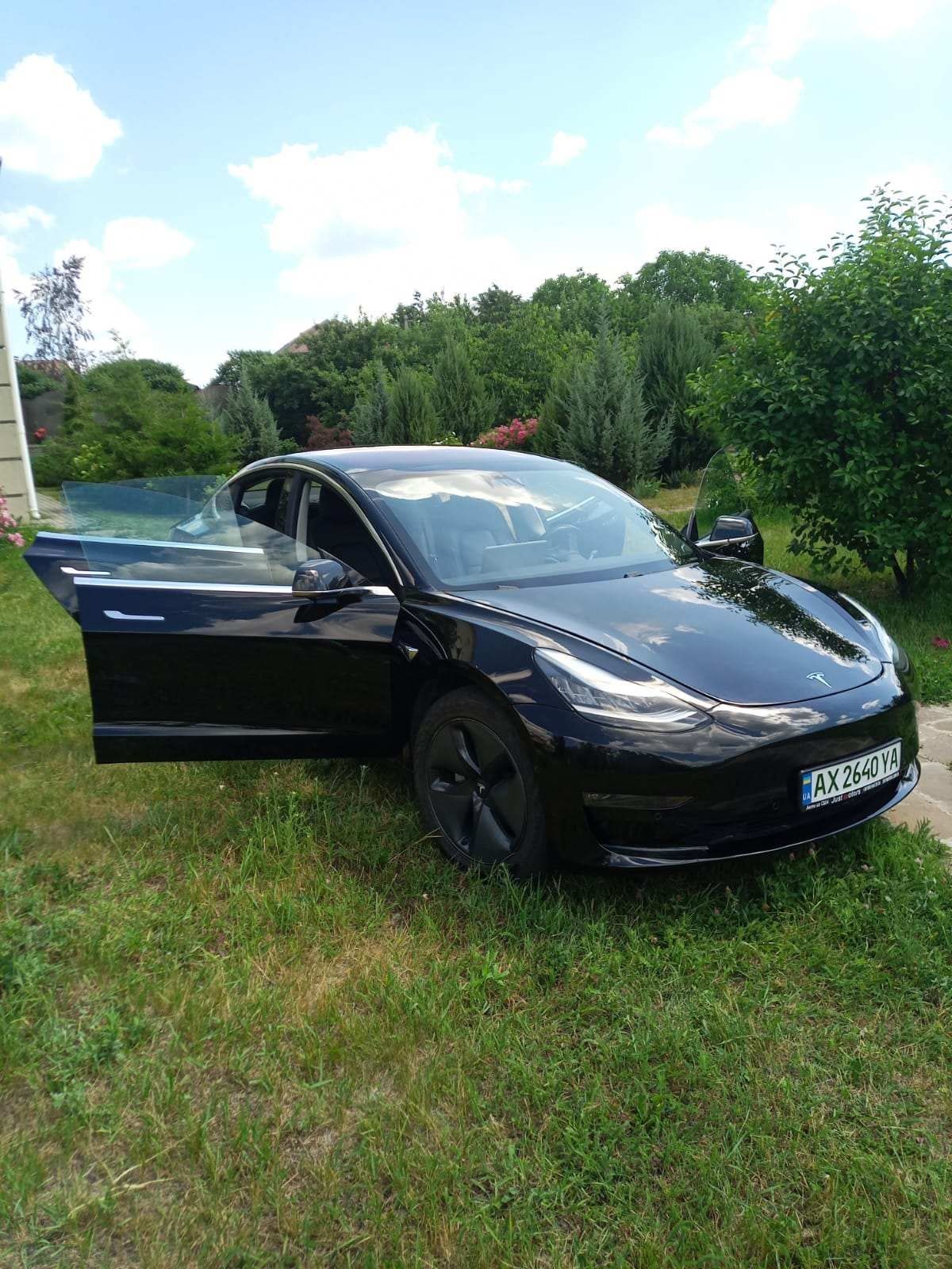 Продам авто tesla model 3