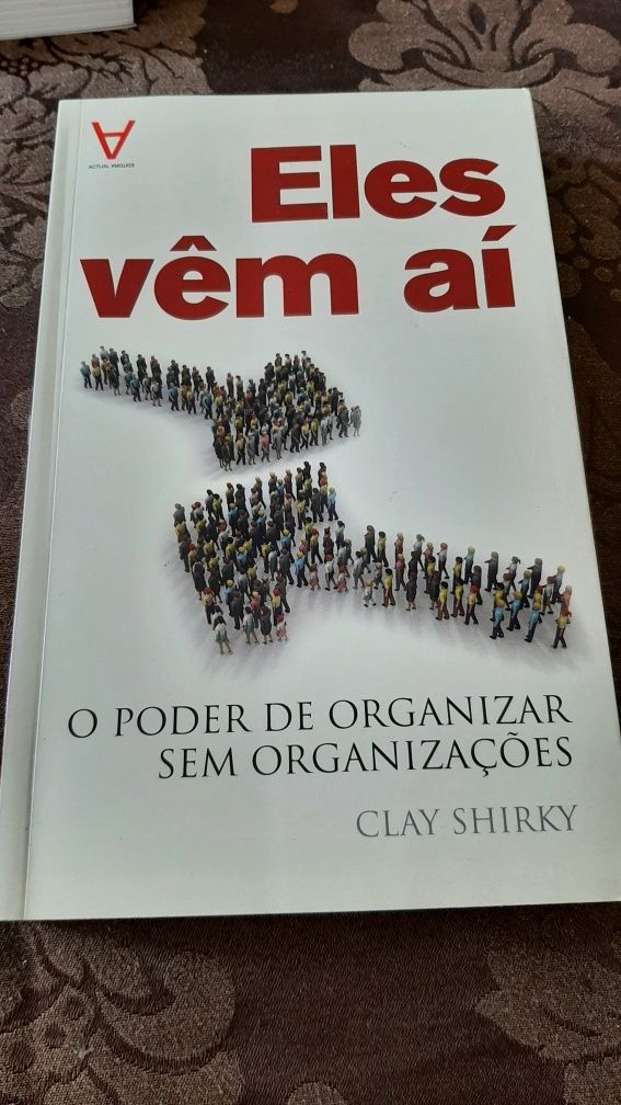 Livro "Eles vêm aí"  de Clay Shirky