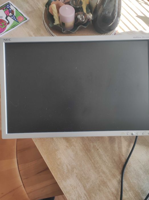 2 x monitor NEC EA221WMe + ramie na 2 monitory !!!
