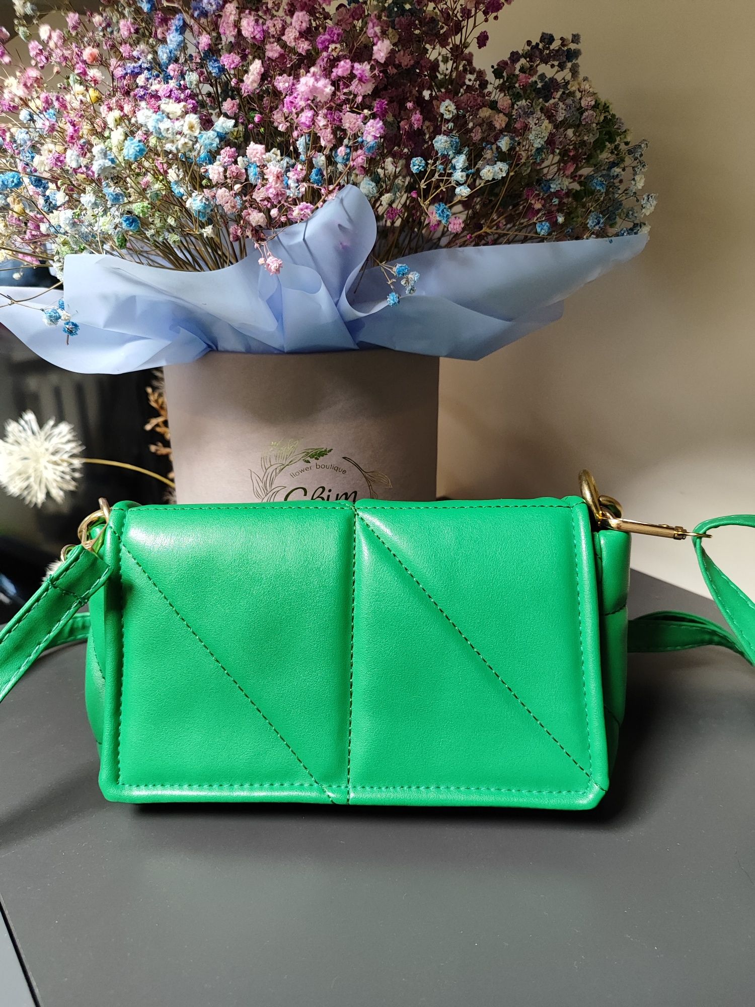 Нова красива сумочка зеленого кольору