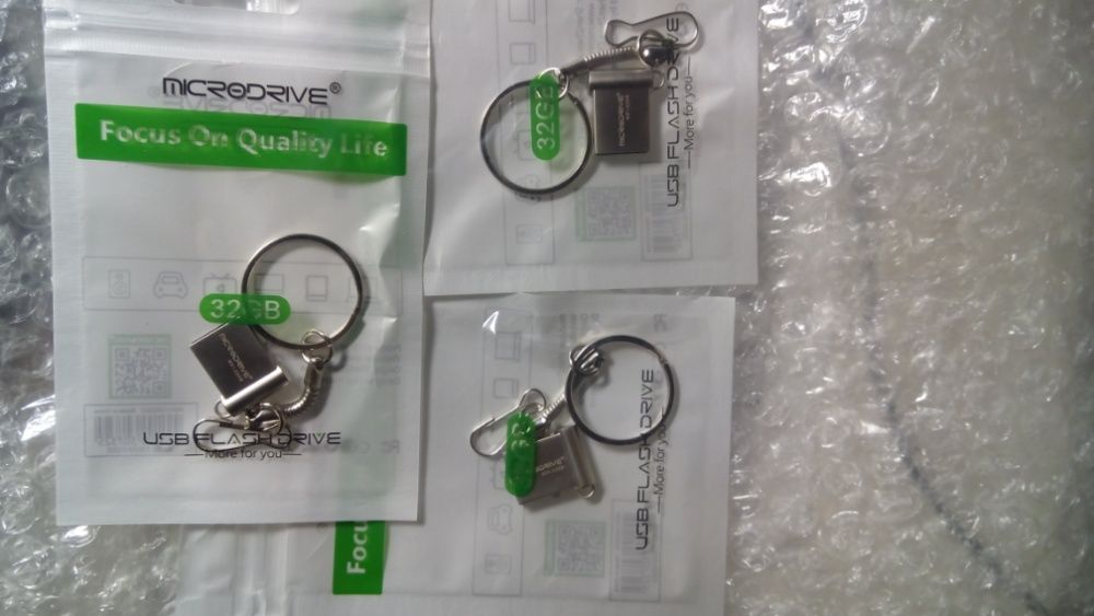 Флешка 3.0 USB новая 32Gb миниатюрная,металл,водонепроницаемая.