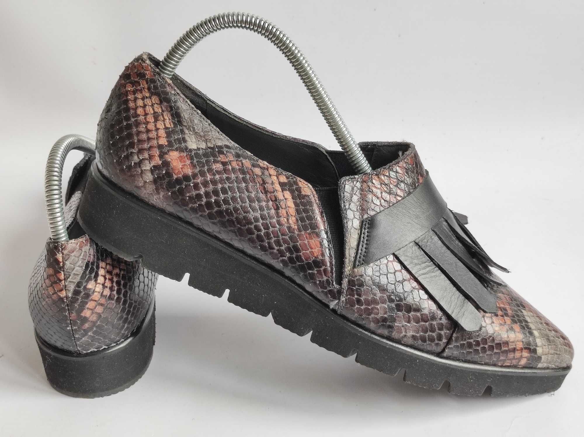 - Peter Kaiser - Markowe buty r. 37 / 38