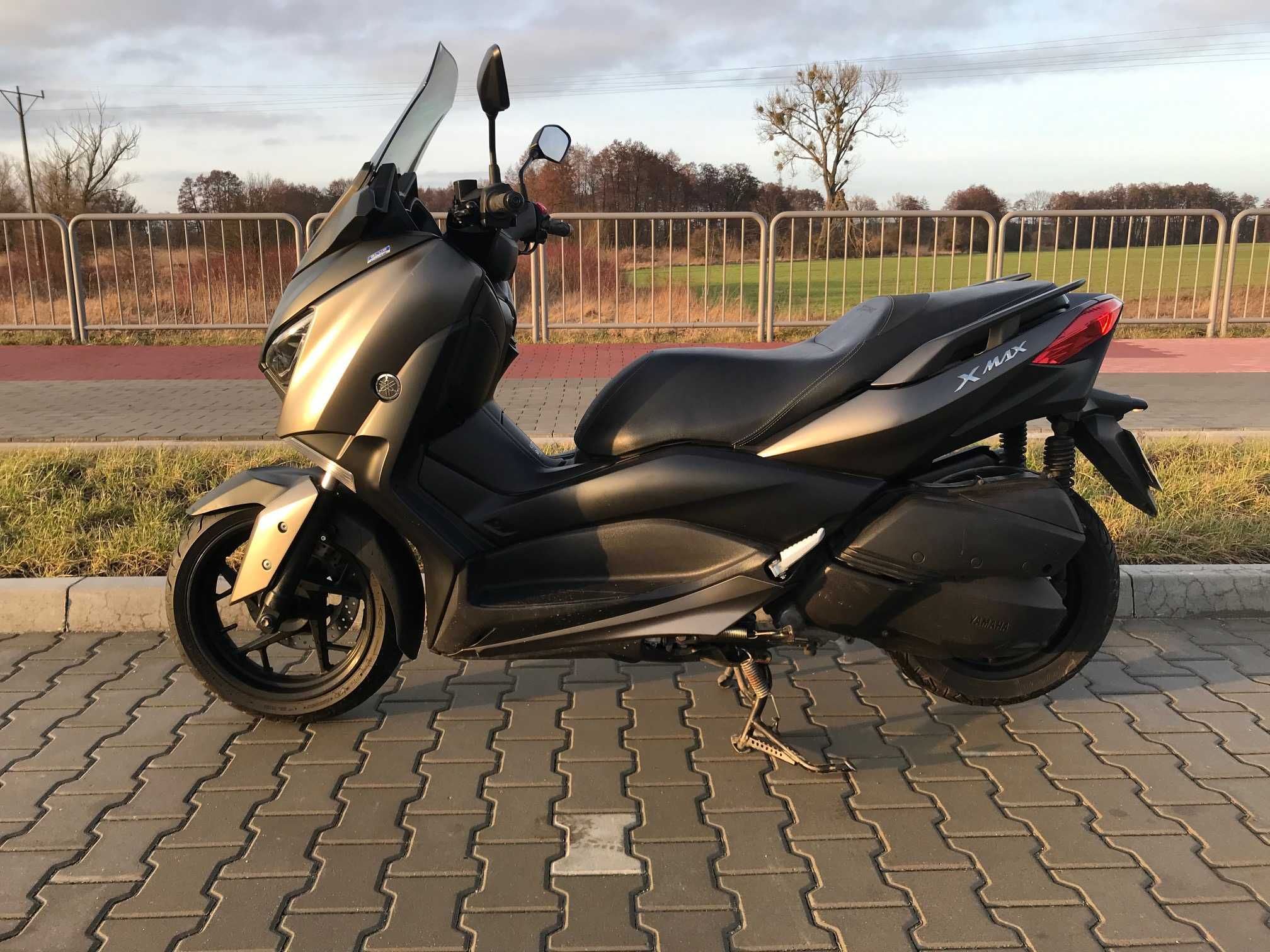 Yamaha X-max 300 z roku 2017