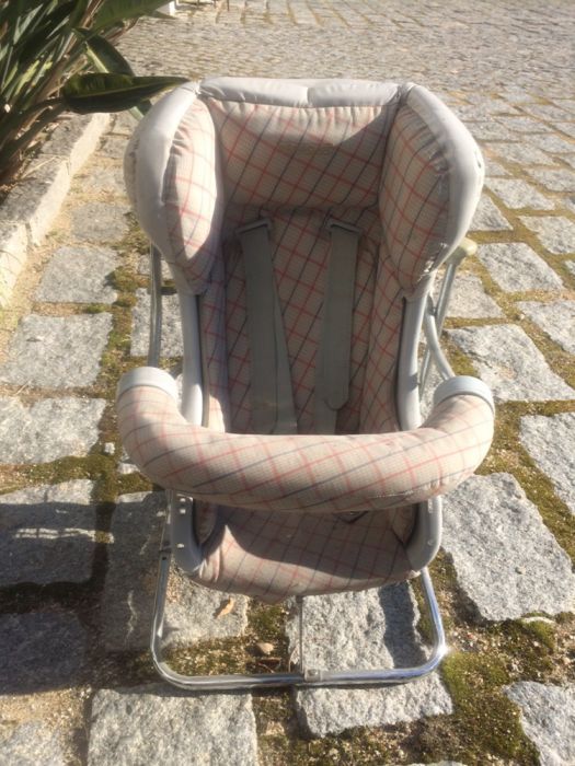 Cadeira de bebe antiga