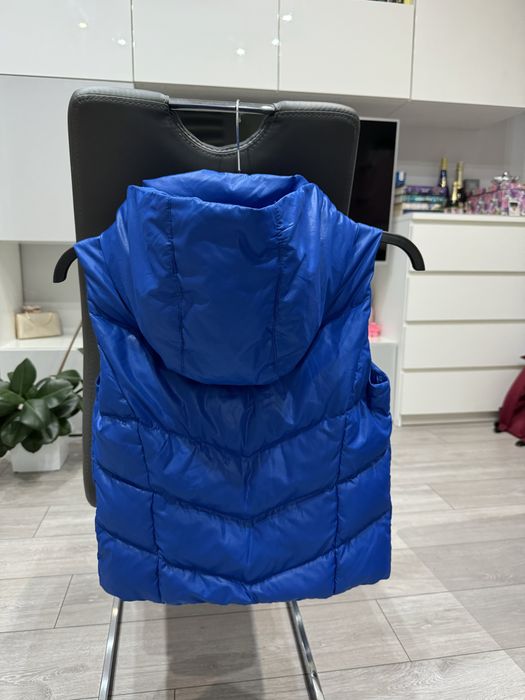 Bezrękawnik marki Hollister