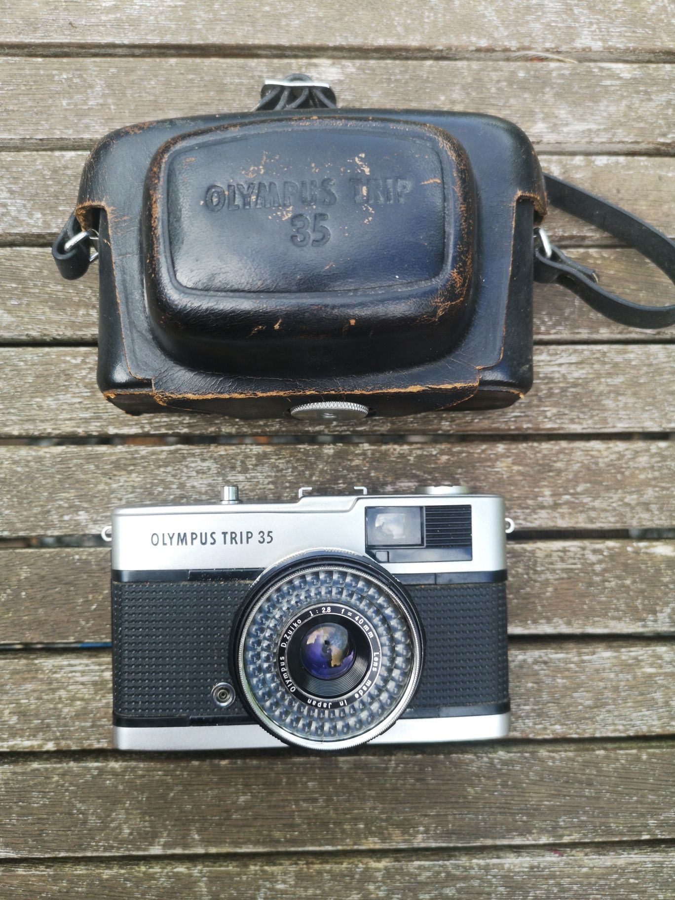 Aparat analogowy Olympus Trip 35