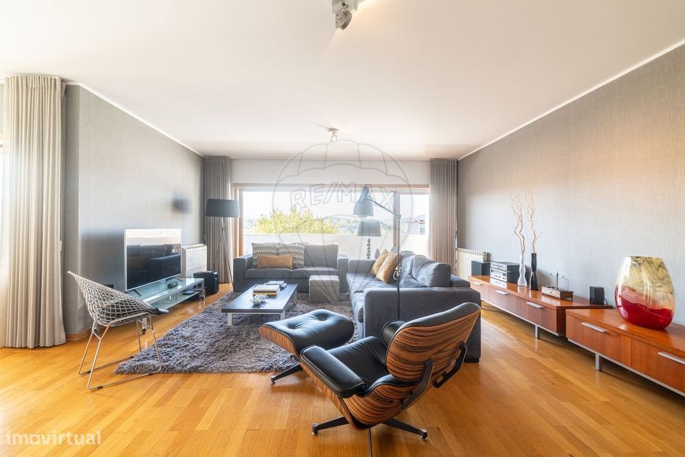 Apartamento T4 para venda