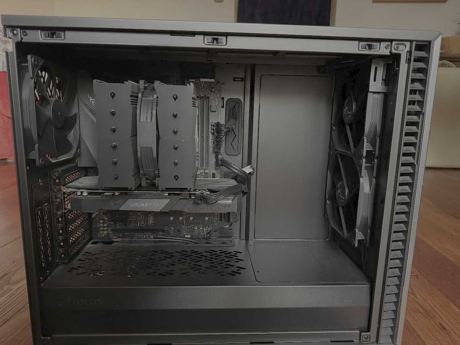 Ultracichy, wydajny komputer (nie tylko) do gier, stan idealny Fractal