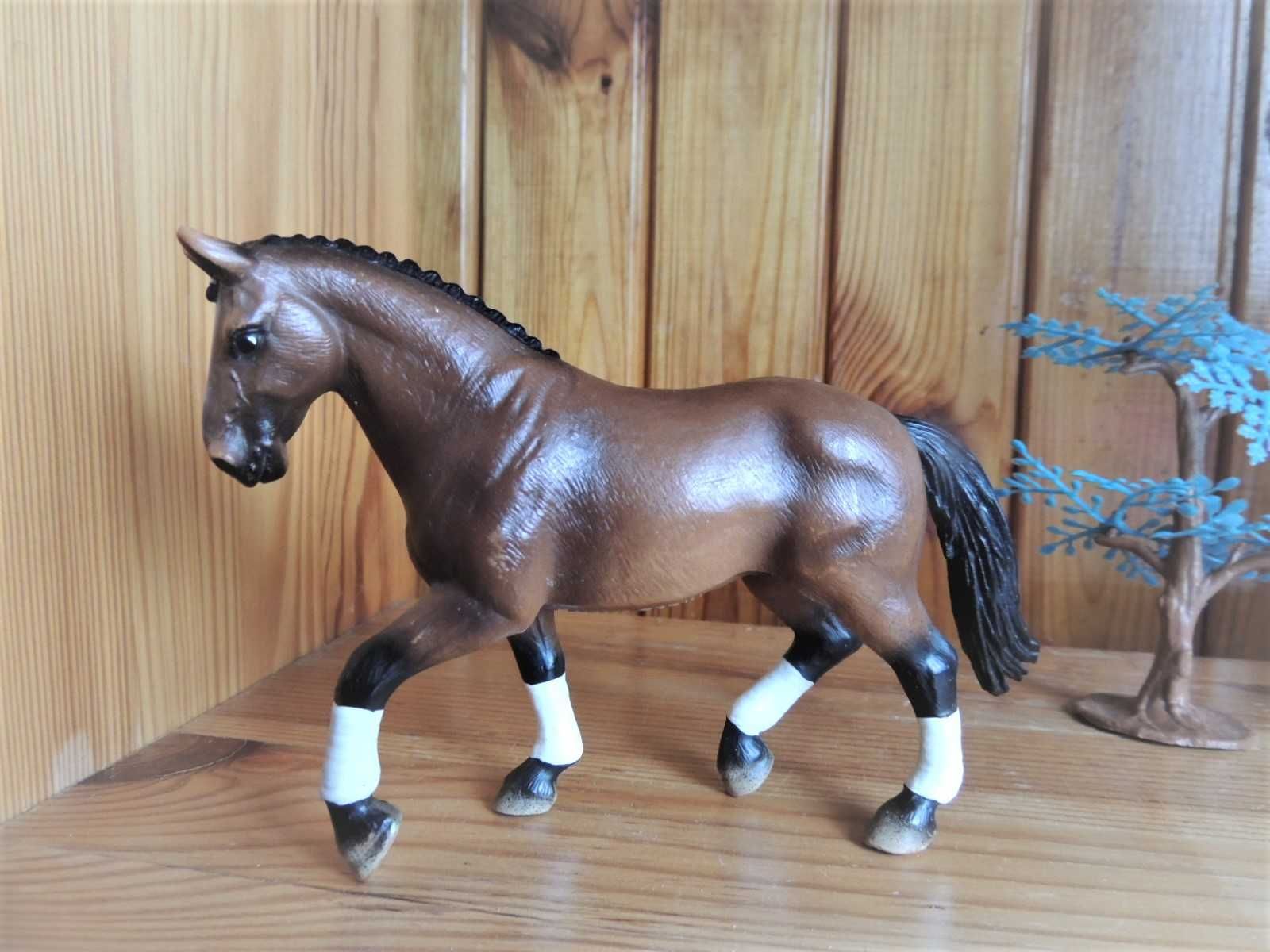 Schleich Hanoverian Нorse 2004  Ганноверская кобыла