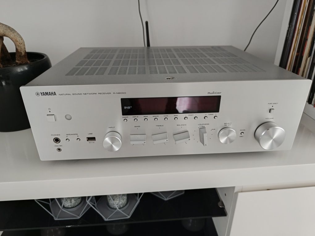 Yamaha R-N803D z kolumnami Kef Q950 - super zestaw stereo.