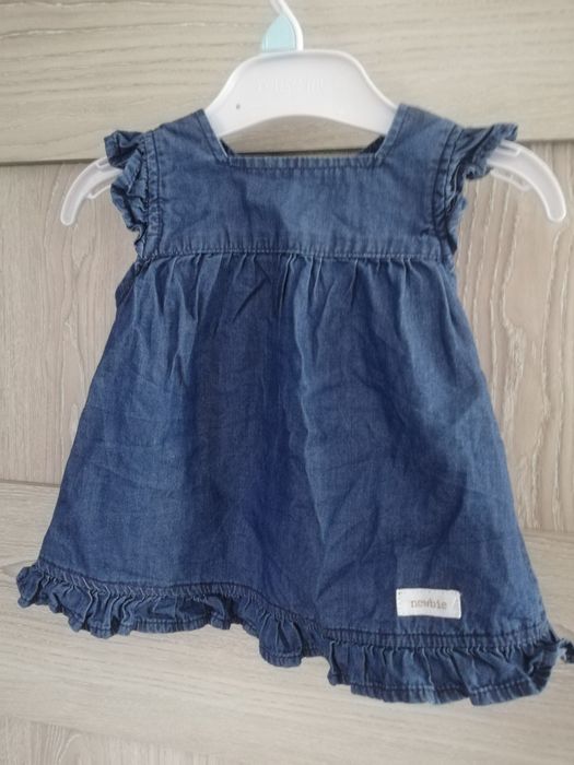 Śliczna Sukienka Newbie r. 74