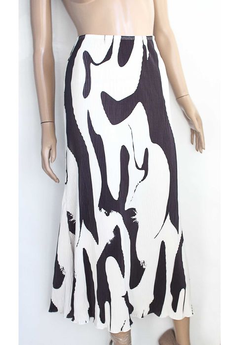 дуже гарна спідниця Shein