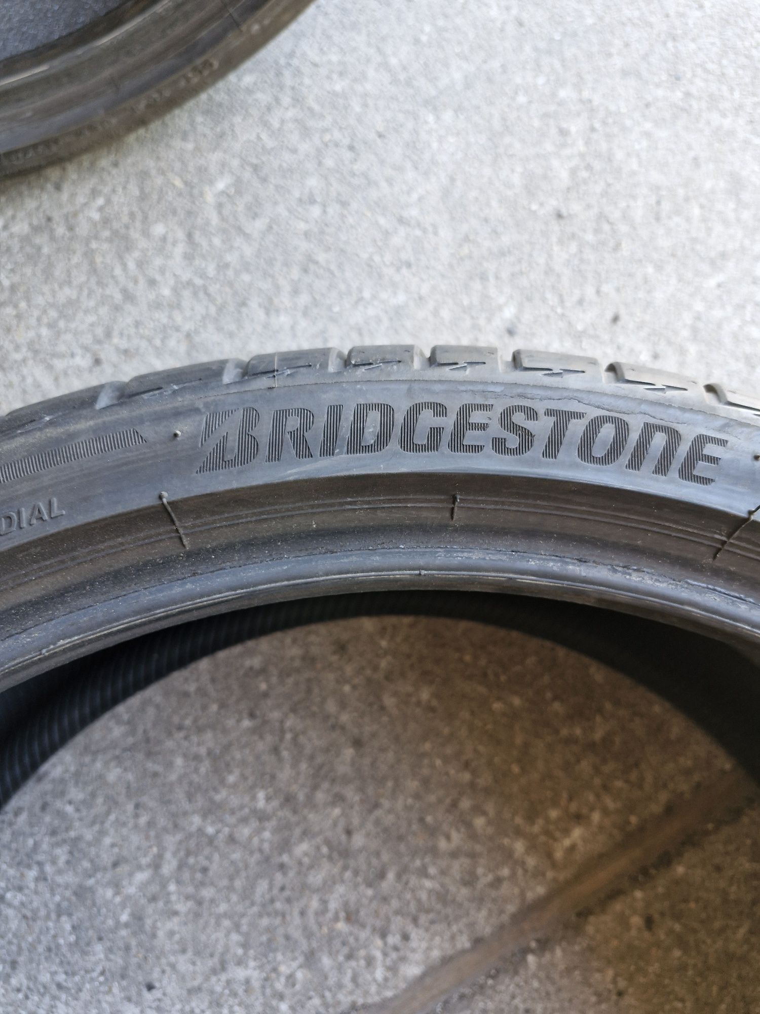 Opony letnie 255/35/21 Bridgestone